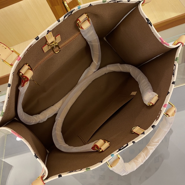 ルイヴィトンバッグ着用イメージ